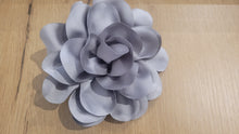 Charger l'image dans la galerie, Broche et barrette cheveux Pivoine
